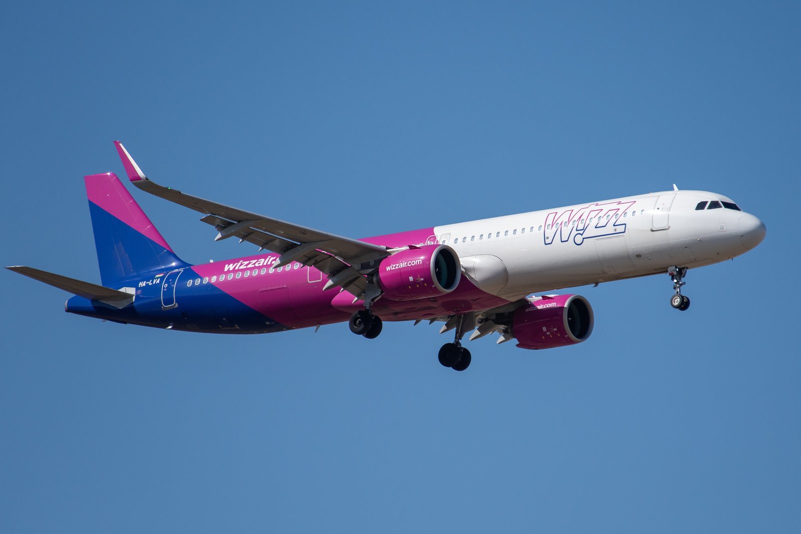Real photograph of the Airbus A321neo / XLR during long-range flight testing and operational trials.